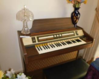 VINTAGE ZACHARY ENCHANTER ORGAN
