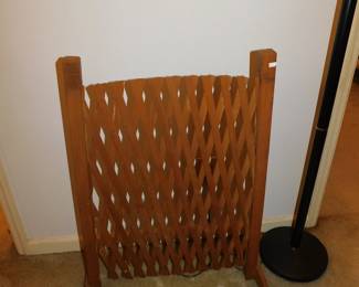 FOLDING GATE
