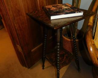 ANTIQUE VICTORIAN PLANT STAND