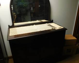 ANTQUE MAHOGANY DRESSER & MIRROR