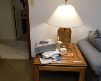 VINTAGE OAK END TABLE AND MCM LAMPK