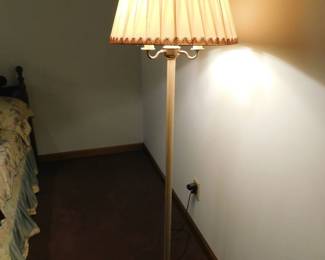 VINTAGE FLOOR LAMP
