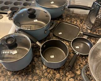 Farberware cooking set