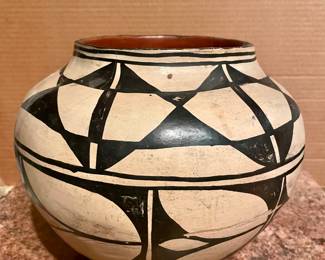 Early Santo Domingo olla