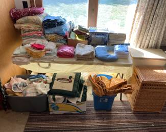 Towels/Linens/Bedding