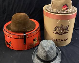 (3) 2 STETSON FEDORA HATS & LOCK & CO. HATTERS FEDORA WITH BOXES