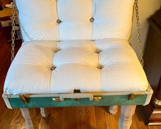 Suitcase chair