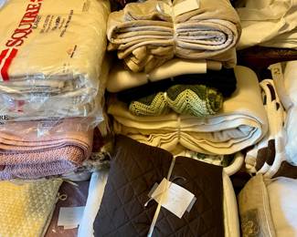 Blankets, towels, Crocheted blankets and throws, electric blankets
