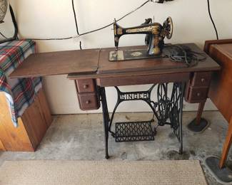 Vintage Singer Sewing machine