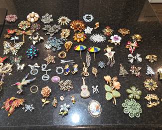 Large selection of brooches! Make a statement with these beauties!