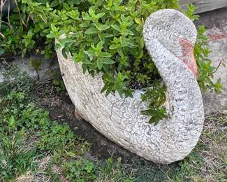 Concrete pair of swans vintage