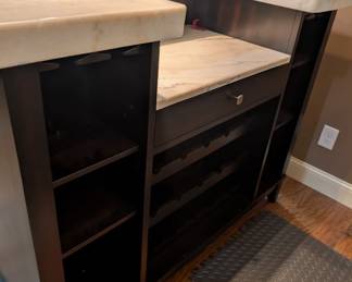 Montibello Black with white Marble Bar