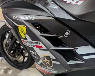 Venom X22-GT 250cc automatic motorcycle. 
