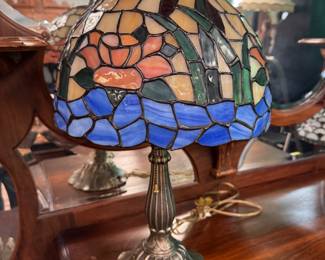Water lily stained glass lamp