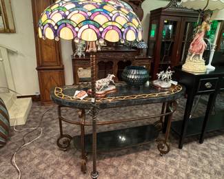 Beautiful Dale Tiffany Stained Glass Floor Lamp