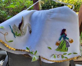 Vintage Tree Skirt