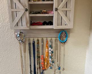 jewelry wall holder