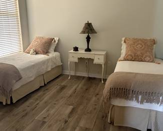 Twin Bedroom Set - Price will be as a set & individually includes:  Twin Beds with mattresses and box springs with bedding included / Night table / Lamp