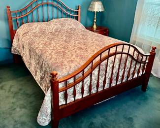 Lexington Furniture Cherry Queen Bed