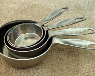 Amco Measuring Cups