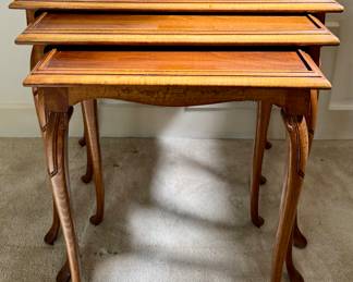 Vintage Queen Anne Nesting Tables