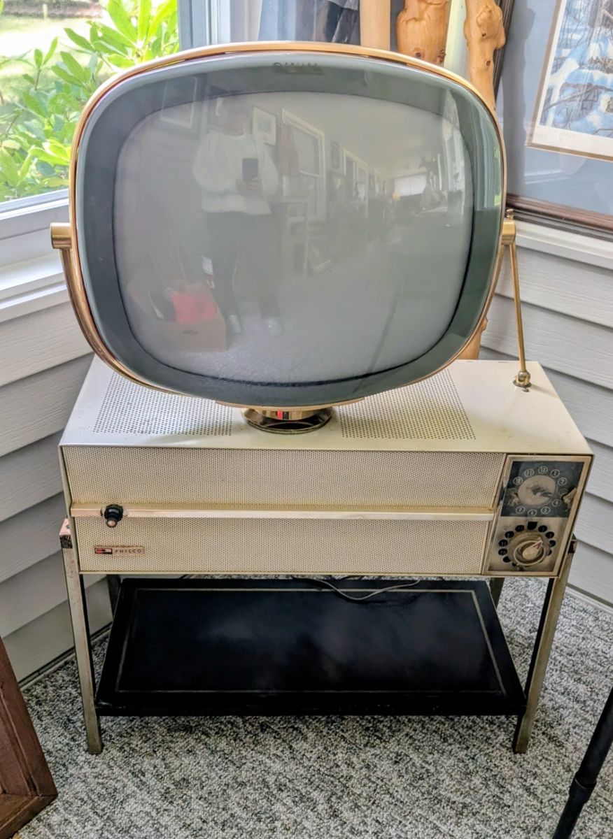 Rare! Vintage 1959 Philco predicta siesta TV television with original stand!

