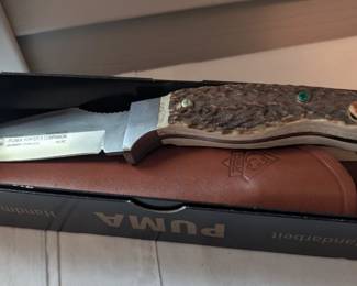 Puma Hunter's knife with box and sheath.