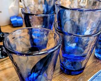 Set of 8 Bormioli Rocco Murano glasses. Stunning!