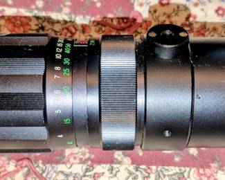 Vintage camera lens, soliger