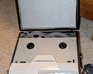 Vintage radio shack realistic model 998 reel to real recorder.