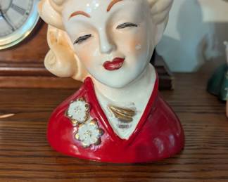 Beautiful vintage head vase.
