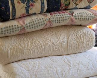 Floral Quilt, Queen Size with two shams
Floral Quilt, Twin Size,Pitted and Flat sheets and pillow case
Vintage Bates Fringed Matelassse Cotton Bedspread 