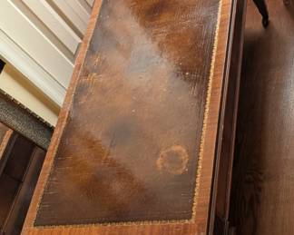 Coffee table on casters with expandable sides and one drawer 