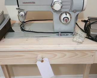 Domestic sewing machine in rolling cabinet