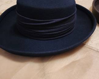Pretty navy - blue hat by Commodore