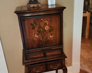 Ethan Allen (Knob Creek) drop front desk