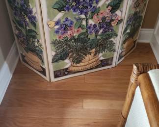 Wooden screen