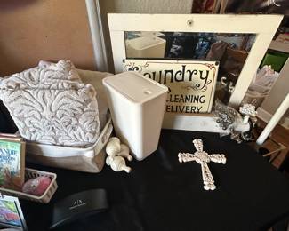 Towels, mirror w/shelf, misc
