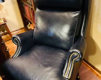 Beautiful black leather office chair 