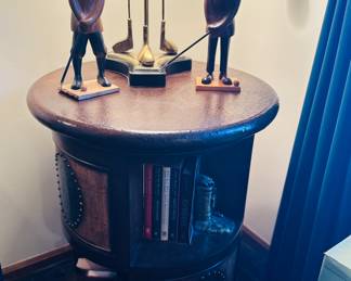  Brass golf lamp, wood golf figurines, cool rotating table , 