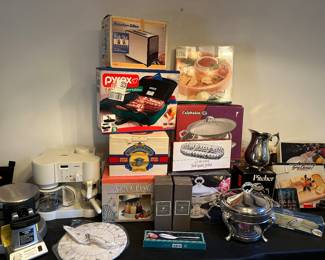 NIB kitchen items 