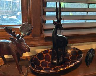 Wood hand carved animals 