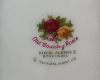 Royal Albert Old Country Roses Bone China Dinnerware Set 