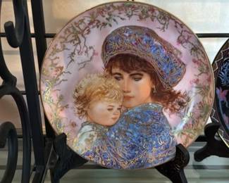 Mother and Child Decorative Plate 