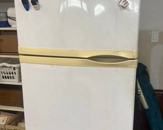 White Top Freezer Refrigerator
