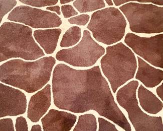 8'x10' "Giraffe" pattern area rug, wool/viscose blend (detail)...