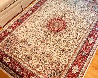 6'7"x9'6" Tabriz style rug...