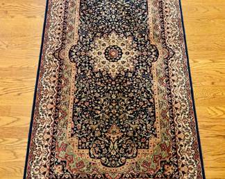 2'9"x5'3" Meshed Medall style rug, wool...