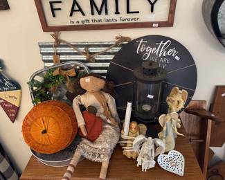 Primitive Decor