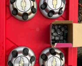 CHEVY SIVERADO HUB CAPS LUG NUTS
